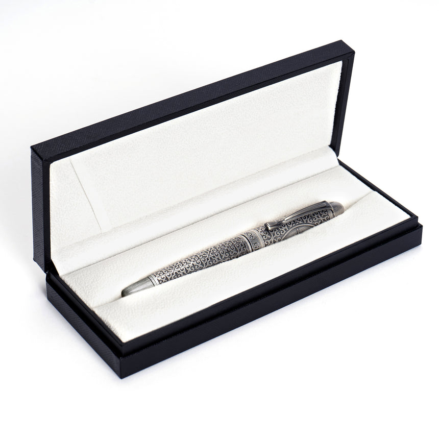 The 'Admiral' Premium Fountain Pen by Webson Gill comes in a black and white box with a white velvet interior, making it an ideal luxury gift for special occasions.