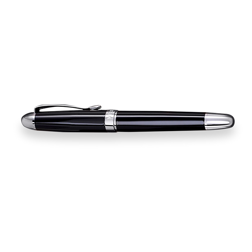 WG ‘The Boss’ Everyday Fountain Pen in black and silver, featuring a stainless steel nib and clip, displayed horizontally on a white background.