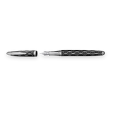 The WG ‘The Weaver’ Everyday Fountain Pen, featuring a silver lattice design, stainless steel medium nib, and matching cap, rests on a white background and promises a smooth writing experience.